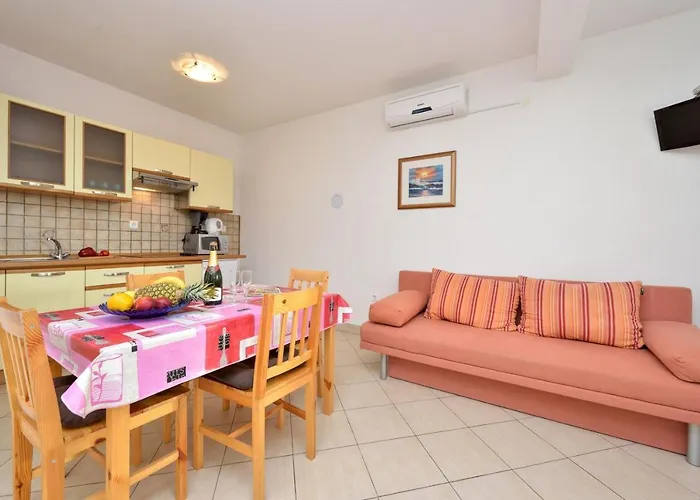 In With Sea Views, Balcony, Air Conditioning,wifi 592-1 *