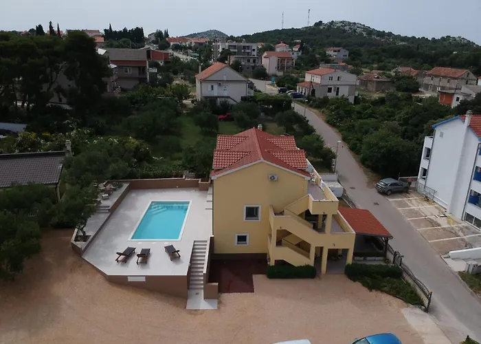 Hébergement de vacances In With Sea Views, Balcony, Air Conditioning,wifi 592-1 *