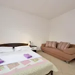 펜션 In With Sea Views, Balcony, Air Conditioning,wifi 592-1 *