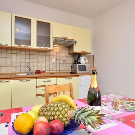 In With Sea Views, Balcony, Air Conditioning,wifi 592-1