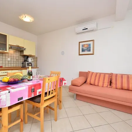 In With Sea Views, Balcony, Air Conditioning,wifi 592-1 *