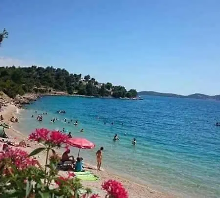 In With Sea Views, Balcony, Air Conditioning,wifi 592-1 Vikendica *