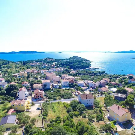 بيت للعطل In With Sea Views, Balcony, Air Conditioning,wifi 592-1 *
