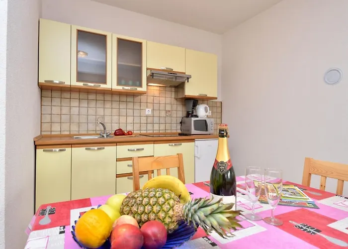 In With Sea Views, Balcony, Air Conditioning,wifi 592-1
